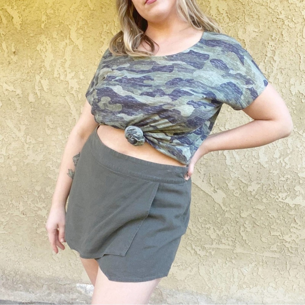 Gap olive green wrap front high waist skort Sz 12